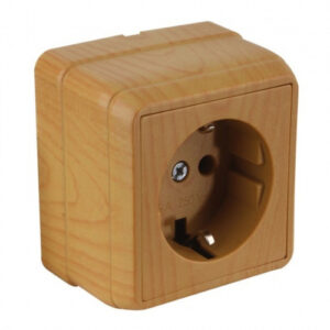 Pistikupesa 1-ne Maandusega PIND Puit